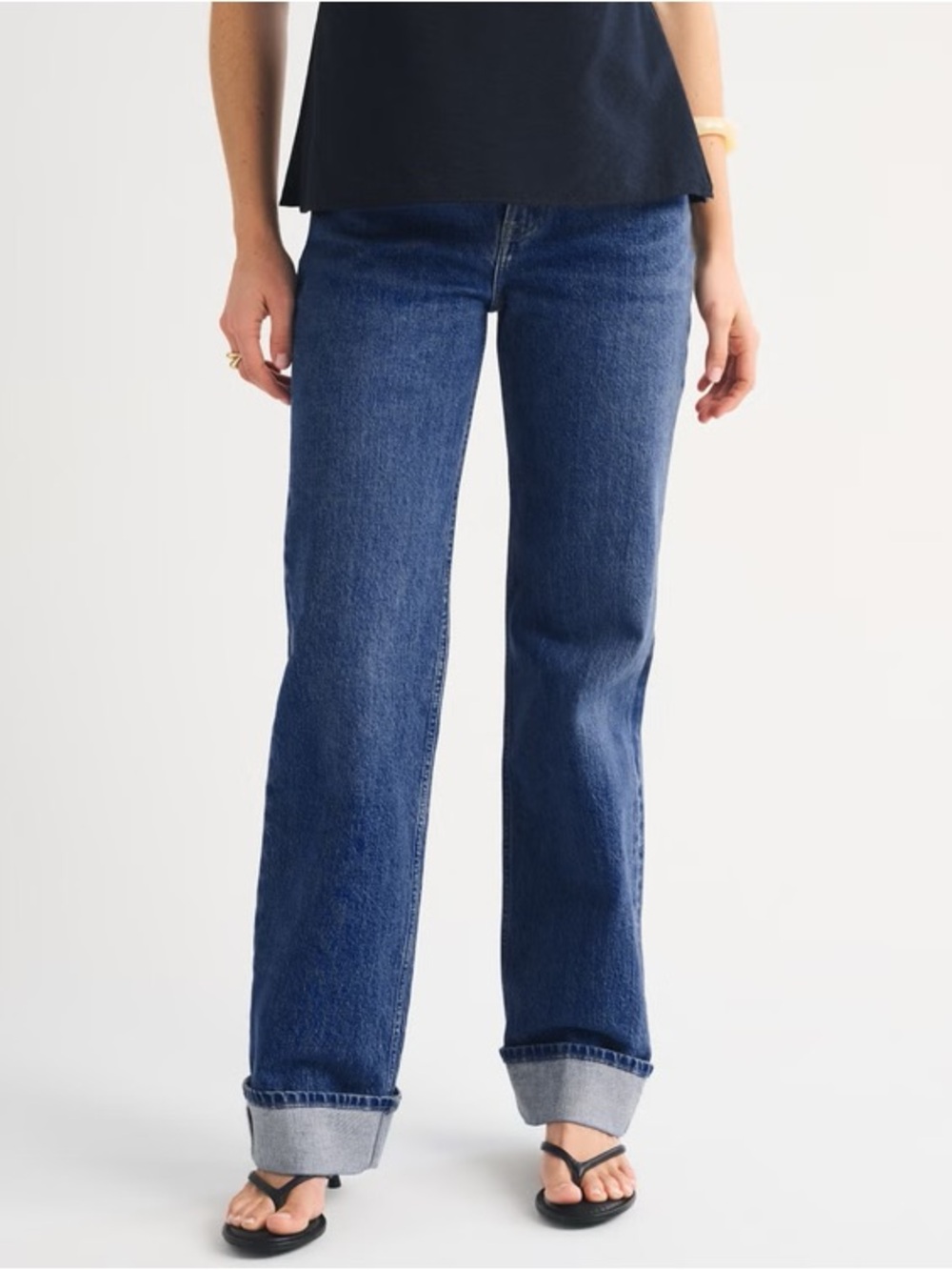 High Rise 90s Relaxed Jean in Dark Cuff